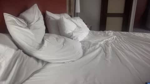 Snapshot of hotdogstuffer chatting on October 16, 12:22 am hotdogstuffer online show from October 16, 12:22 am