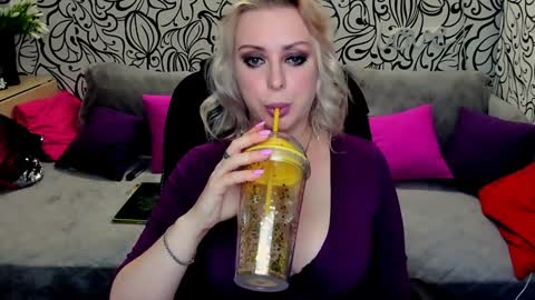 Alice online show from January 13, 2:42 pm