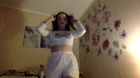 effy online show from April 23, 9:39 pm