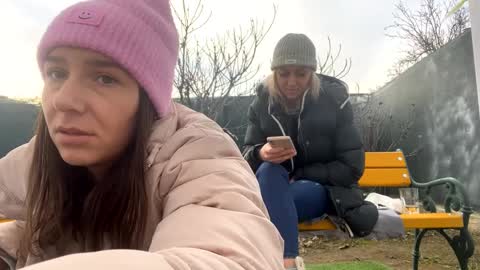 Snapshot of hotfallinganna chatting on December 18, 1:12 pm Anna online show from December 18, 1:12 pm