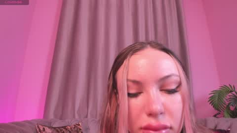 F R A N C E S online show from January 1, 12:44 pm