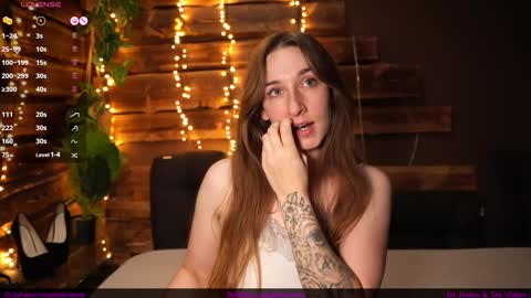 Snapshot of hotfrecklesgirl chatting on October 21, 11:11 am hotfrecklesgirl online show from October 21, 11:11 am