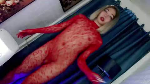 Snapshot of hotfucking_queen1111 chatting on February 21, 8:59 am hotfucking_queen1111 online show from February 21, 8:59 am