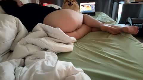 Snapshot of hotgirlbigbutt chatting on June 5, 11:27 am hotgirlbigbutt online show from June 5, 11:27 am