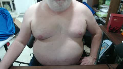 Snapshot of hotgrandpa594u chatting on September 30, 5:07 pm hotgrandpa594u online show from September 30, 5:07 pm