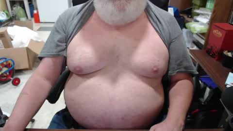 Snapshot of hotgrandpa594u chatting on October 27, 6:01 pm hotgrandpa594u online show from October 27, 6:01 pm
