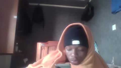 Snapshot of hotguyy001 chatting on February 16, 4:53 am hotguyy001 online show from February 16, 4:53 am