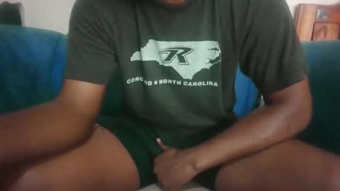 Snapshot of hotguyy001 chatting on September 30, 5:56 am hotguyy001 online show from September 30, 5:56 am