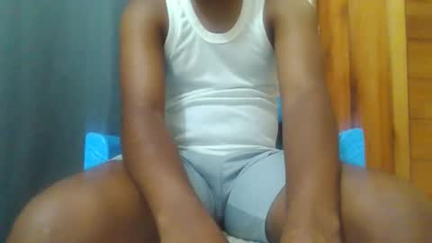 Snapshot of hotguyy001 chatting on October 19, 2:45 am hotguyy001 online show from October 19, 2:45 am