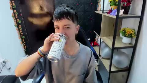 hannah online show from April 10, 3:01 am