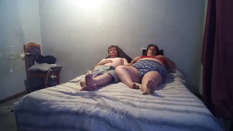 Snapshot of hothouse18xxx chatting on December 1, 6:52 pm hothouse18xxx online show from December 1, 6:52 pm