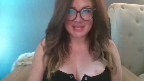 hothousewife333 online show from October 15, 2:50 pm