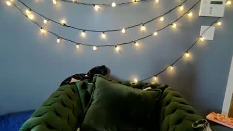 hothousewife333 online show from March 16, 8:35 pm