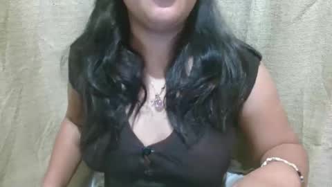 hotiemorenagurl18 online show from September 19, 5:31 am