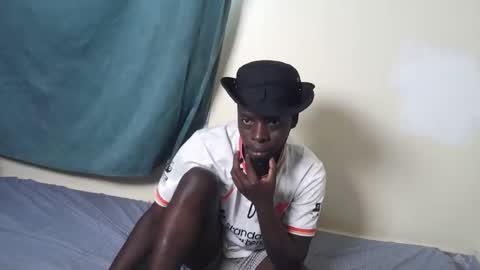Snapshot of hotjune2t6 chatting on April 20, 5:21 am malaika online show from April 20, 5:21 am