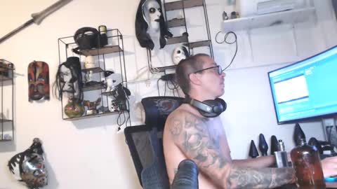 Snapshot of hotkinkytat chatting on April 4, 1:48 am hotkinkytat online show from April 4, 1:48 am