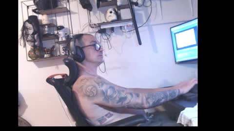 Snapshot of hotkinkytat chatting on April 15, 7:58 pm hotkinkytat online show from April 15, 7:58 pm