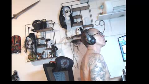 Snapshot of hotkinkytat chatting on April 21, 3:46 am hotkinkytat online show from April 21, 3:46 am