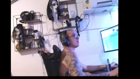 Snapshot of hotkinkytat chatting on April 21, 4:12 pm hotkinkytat online show from April 21, 4:12 pm