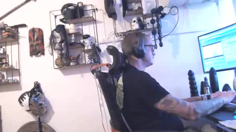 Snapshot of hotkinkytat chatting on April 28, 2:00 pm hotkinkytat online show from April 28, 2:00 pm