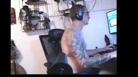 Snapshot of hotkinkytat chatting on May 8, 2:17 am hotkinkytat online show from May 8, 2:17 am