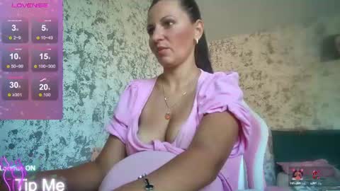 Snapshot of hotkleoo chatting on August 1, 4:17 pm MistressM online show from August 1, 4:17 pm