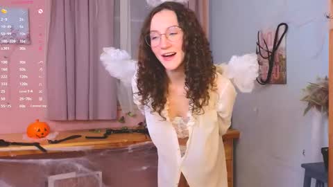 Allison  online show from October 27, 6:45 pm