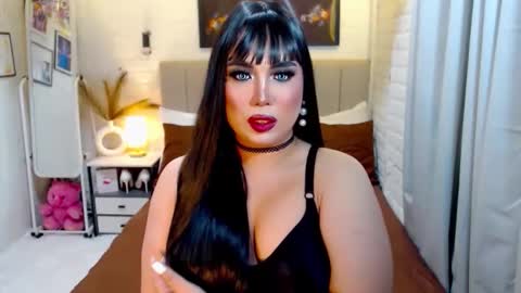 Snapshot of hotlexus69 chatting on October 27, 12:15 am LEXUS online show from October 27, 12:15 am