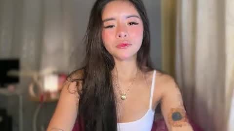 Snapshot of hotloveaxx chatting on May 27, 7:00 pm Vea online show from May 27, 7:00 pm