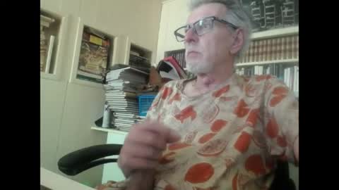 Snapshot of hotlux_54 chatting on June 25, 9:58 am hotlux_54 online show from June 25, 9:58 am