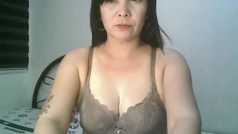 hotmamajen4u online show from April 13, 10:32 am
