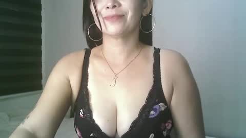 hotmamajen4u online show from May 9, 12:38 am