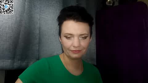 Snapshot of hotmamaqueen234 chatting on May 6, 8:25 pm hotmamaqueen234 online show from May 6, 8:25 pm