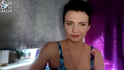 Snapshot of hotmamaqueen234 chatting on May 8, 1:27 pm hotmamaqueen234 online show from May 8, 1:27 pm