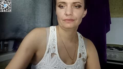 Snapshot of hotmamaqueen234 chatting on May 9, 1:33 am hotmamaqueen234 online show from May 9, 1:33 am