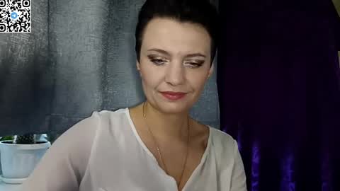 Snapshot of hotmamaqueen234 chatting on May 11, 1:17 pm hotmamaqueen234 online show from May 11, 1:17 pm
