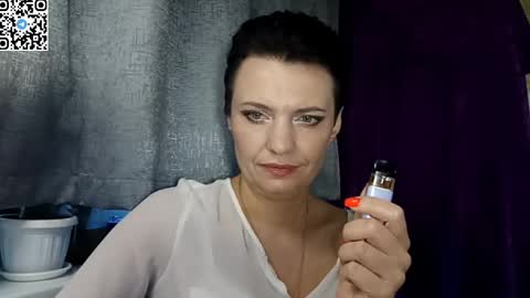 Snapshot of hotmamaqueen234 chatting on May 11, 4:04 pm hotmamaqueen234 online show from May 11, 4:04 pm