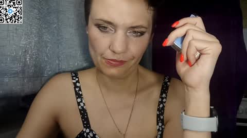 Snapshot of hotmamaqueen234 chatting on May 20, 9:21 pm hotmamaqueen234 online show from May 20, 9:21 pm