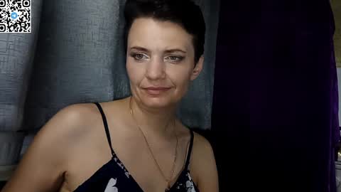 Snapshot of hotmamaqueen234 chatting on May 22, 9:42 pm hotmamaqueen234 online show from May 22, 9:42 pm