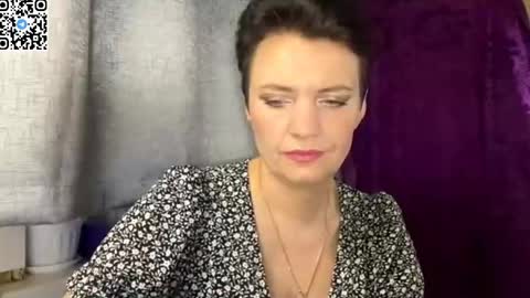Snapshot of hotmamaqueen234 chatting on May 24, 8:14 pm hotmamaqueen234 online show from May 24, 8:14 pm
