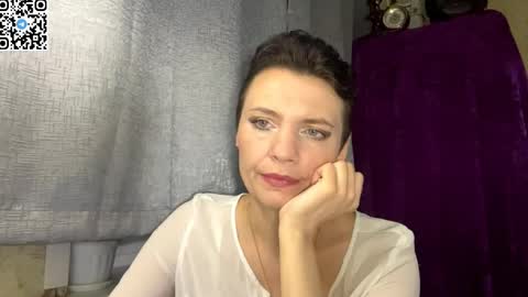 Snapshot of hotmamaqueen234 chatting on May 25, 9:10 pm hotmamaqueen234 online show from May 25, 9:10 pm