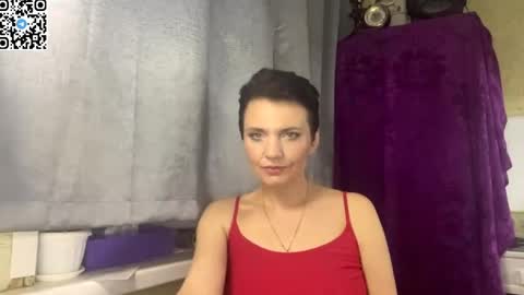 Snapshot of hotmamaqueen234 chatting on May 26, 8:05 pm hotmamaqueen234 online show from May 26, 8:05 pm