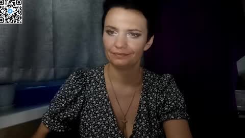Snapshot of hotmamaqueen234 chatting on June 8, 1:28 am hotmamaqueen234 online show from June 8, 1:28 am