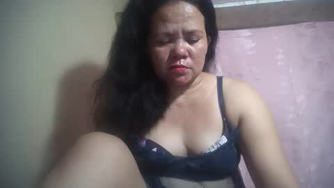 Snapshot of hotmatureladyxxx chatting on May 18, 7:36 am hotmatureladyxxx online show from May 18, 7:36 am