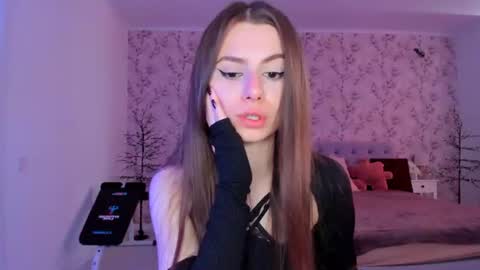 Snapshot of hotmolly_ chatting on June 4, 9:48 am hotmolly_ online show from June 4, 9:48 am