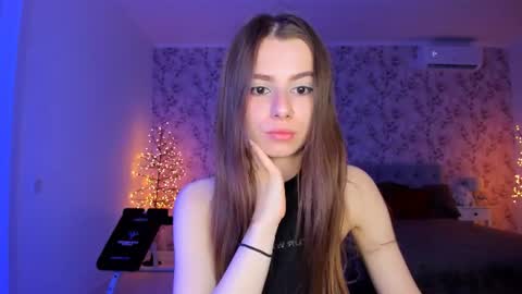 Snapshot of hotmolly_ chatting on July 4, 6:47 pm hotmolly_ online show from July 4, 6:47 pm