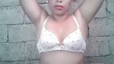 Snapshot of hotmompinay30 chatting on August 4, 10:12 pm flor online show from August 4, 10:12 pm