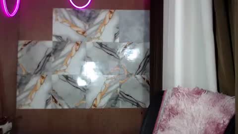 Snapshot of hotmorena_finger chatting on May 19, 1:56 am Analiza online show from May 19, 1:56 am