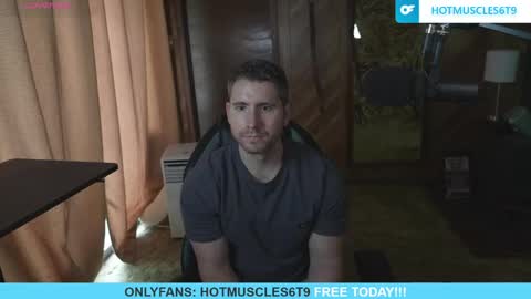 hotmuscles6t9 online show from April 14, 2:34 pm