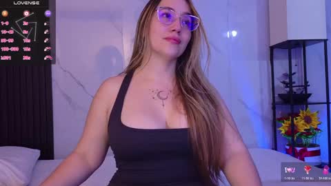 Snapshot of hotpawgmilf chatting on May 30, 3:14 am Sussy Bloom online show from May 30, 3:14 am